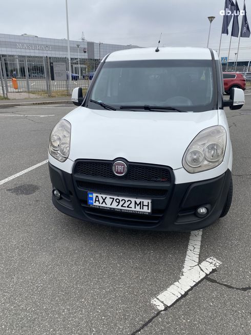 Fiat Doblo 2010 белый - фото 2