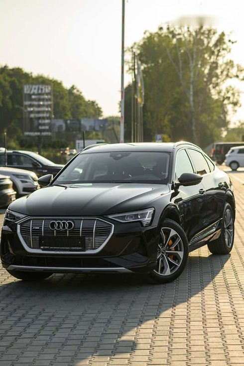 Audi E-Tron 2021 - фото 2