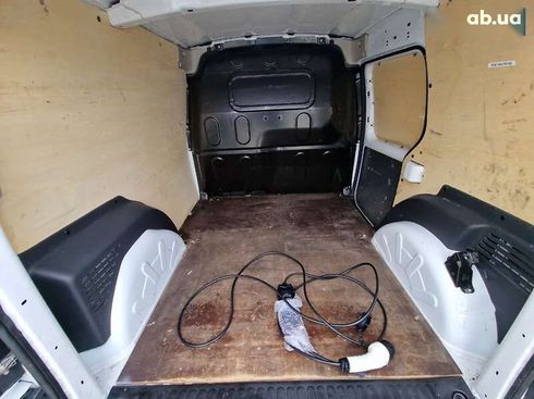 Renault Kangoo 2018 - фото 13