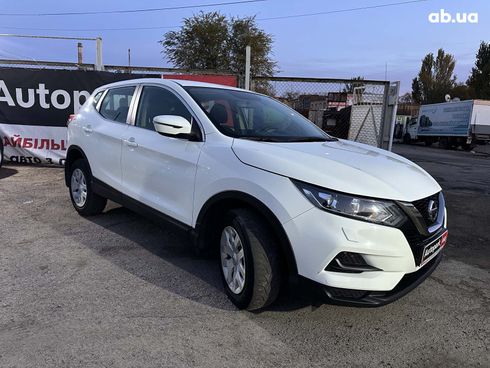 Nissan Qashqai 2019 белый - фото 9
