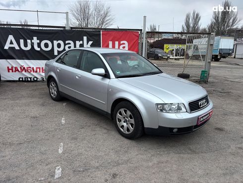 Audi A4 2001 серый - фото 3