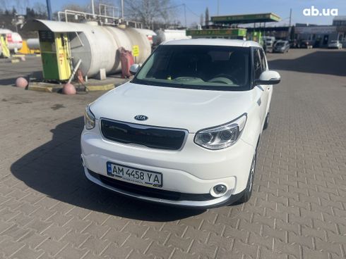 Kia Soul EV 2017 белый - фото 7