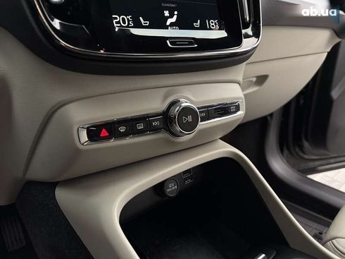 Volvo XC40 2022 - фото 23