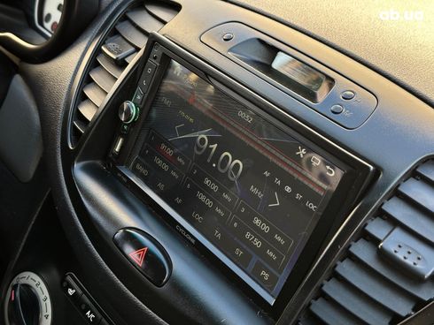 Hyundai i10 2009 желтый - фото 22