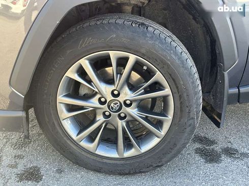 Toyota RAV4 2019 - фото 10