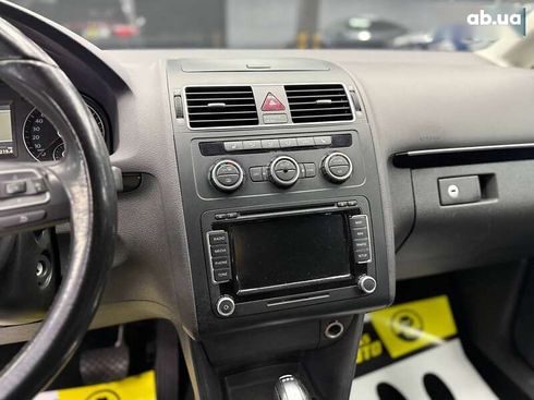 Volkswagen Touran 2012 - фото 19