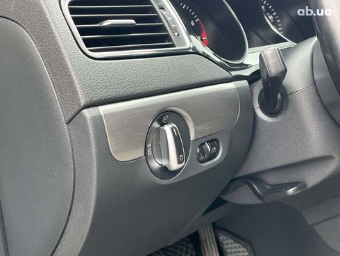 Volkswagen Jetta 2016 серый - фото 29