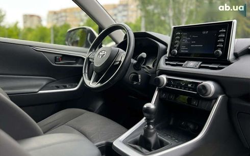 Toyota RAV4 2020 - фото 10