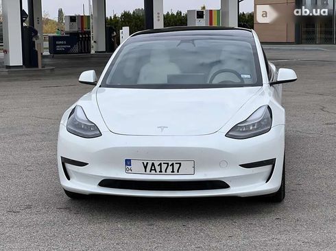 Tesla Model 3 2021 - фото 13