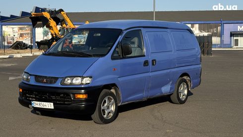 Mitsubishi Space Gear 2000 голубой - фото 3