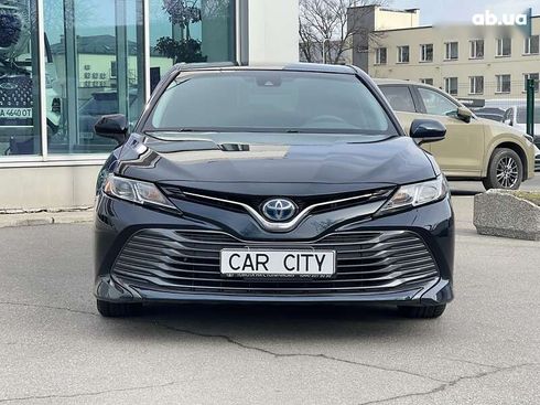 Toyota Camry 2020 - фото 3