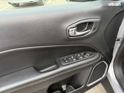 Jeep Compass 2018 - фото 11