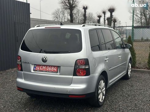Volkswagen Touran 2010 - фото 18
