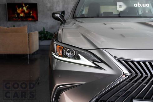 Lexus ES 2020 - фото 4