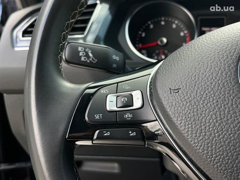Volkswagen Tiguan 2020 черный - фото 26