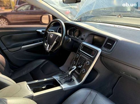 Volvo S60 2015 - фото 6