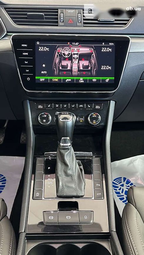 Skoda Superb 2019 - фото 21