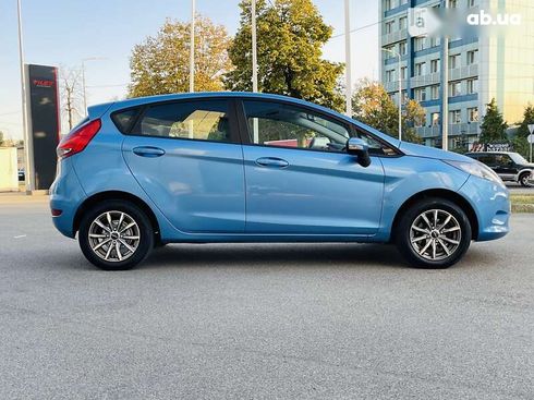 Ford Fiesta 2011 - фото 8