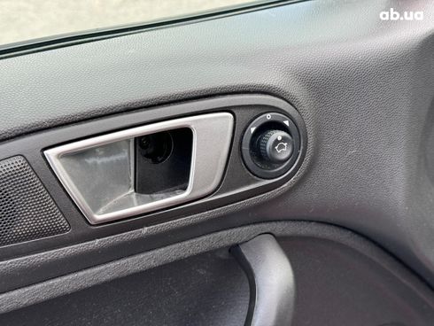 Ford Fiesta 2016 красный - фото 14