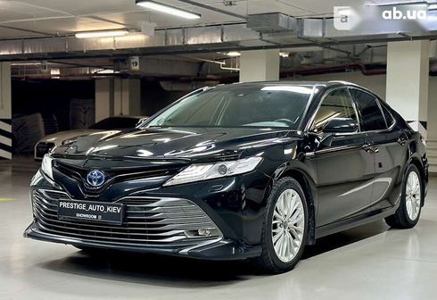 Toyota Camry 2019 - фото 16