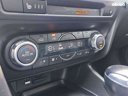 Mazda 3 2017 - фото 23
