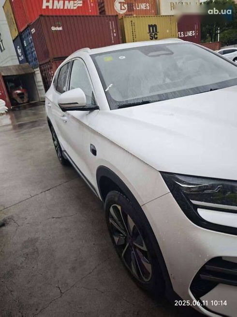 BYD Song Plus 2025 - фото 11