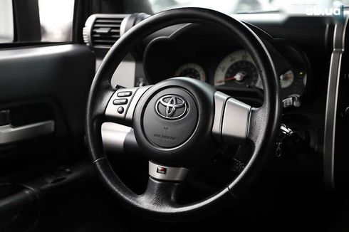 Toyota FJ Cruiser 2008 - фото 12