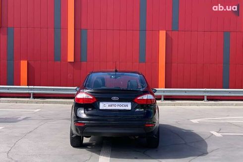 Ford Fiesta 2019 - фото 6
