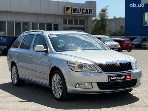 Skoda Octavia 2010 серый - фото 3