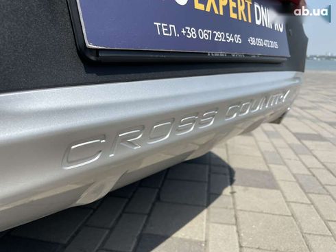 Volvo V40 Cross Country 2018 - фото 23