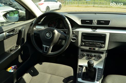 Volkswagen Passat 2012 коричневый - фото 14