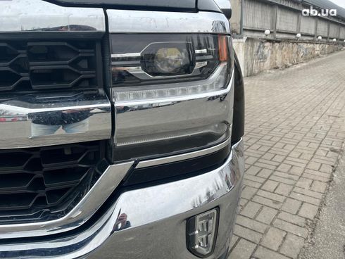 Chevrolet Silverado 2018 черный - фото 26