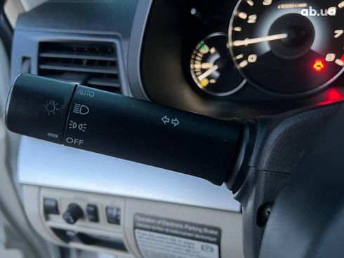 Subaru Legacy 2010 белый - фото 24