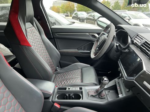 Audi RS Q3 2021 - фото 15