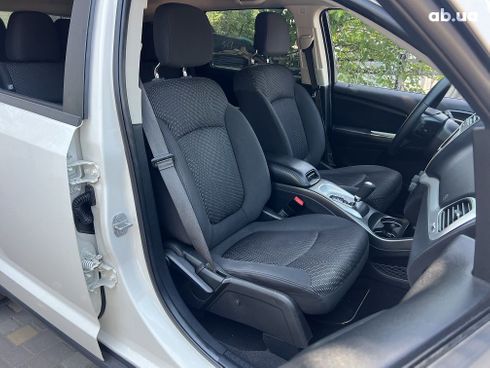 Dodge Journey 2018 белый - фото 7