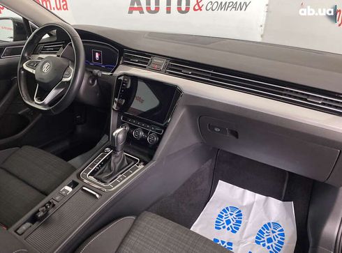 Volkswagen Passat 2020 - фото 19