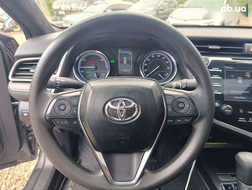 Toyota Camry 2019 - фото 17