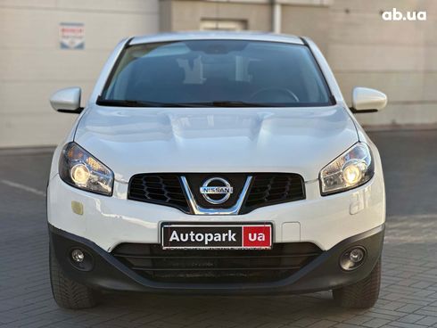 Nissan Qashqai 2013 белый - фото 2