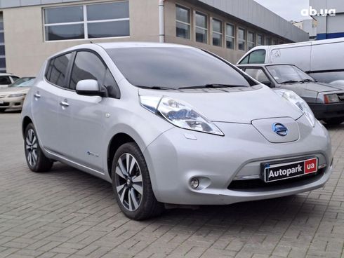 Nissan Leaf 2012 серый - фото 3