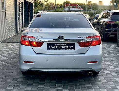 Toyota Camry 2013 - фото 10