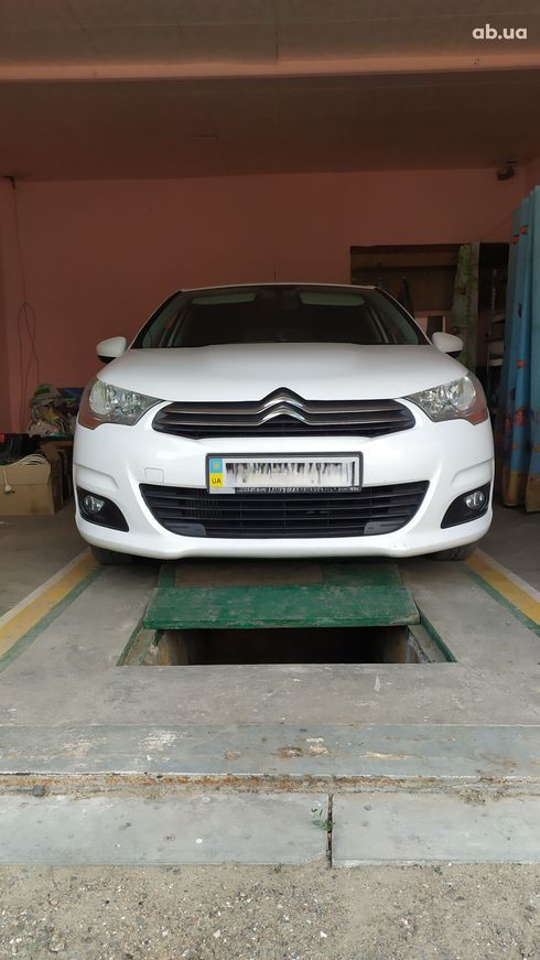 Citroёn C4 2011 белый - фото 5