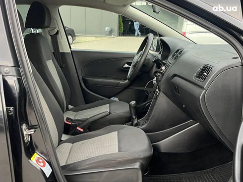 Volkswagen Polo 2012 черный - фото 17