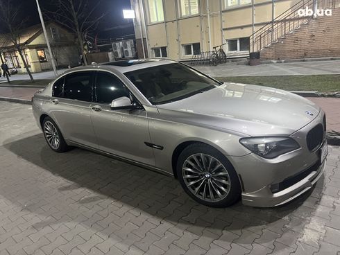 BMW 7 серия 2010 серый - фото 3