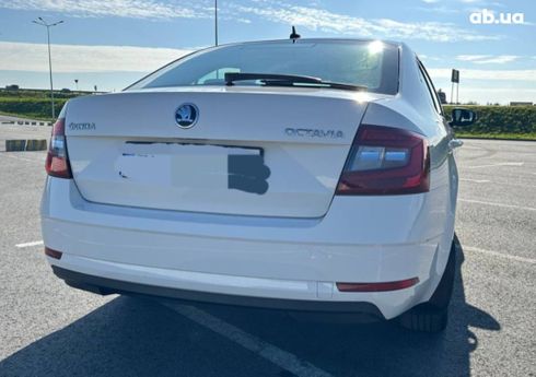 Skoda Octavia 2018 белый - фото 5