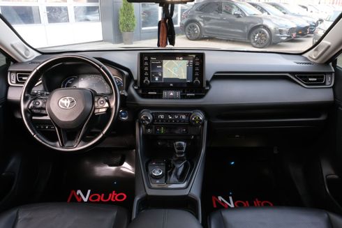 Toyota RAV4 Hybrid 2020 серебристый - фото 5