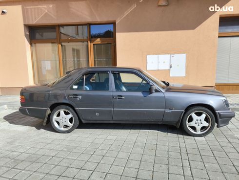 Mercedes-Benz E-Класс 1989 серый - фото 7