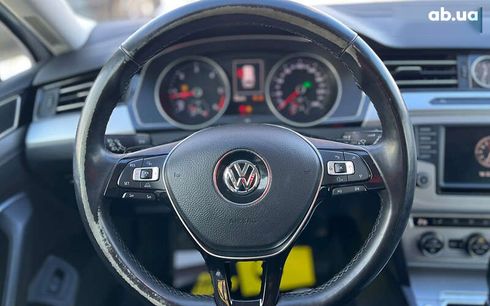 Volkswagen Passat 2017 - фото 11