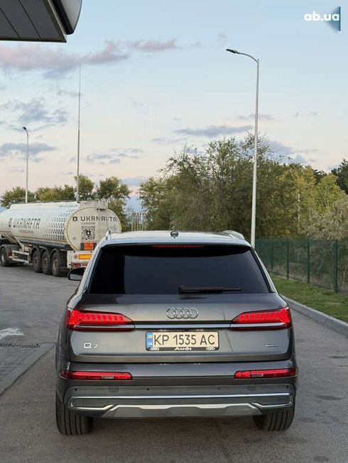 Audi Q7 2020 - фото 23