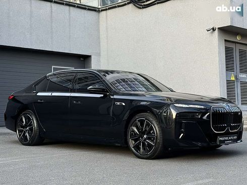 BMW i7 2025 - фото 15