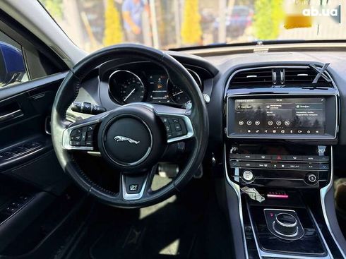 Jaguar XE 2018 - фото 18